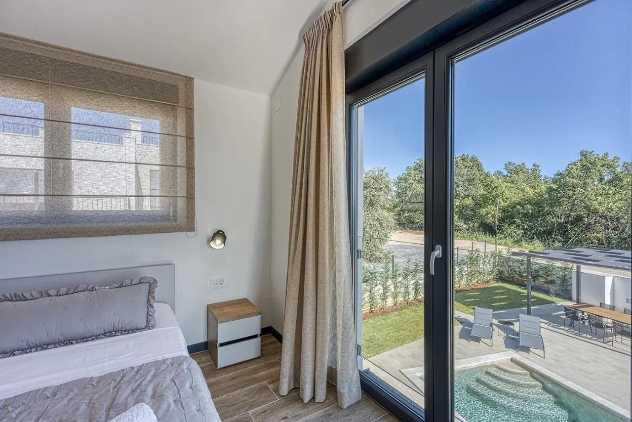 Villa Ivana With Private Pool Nova Vas