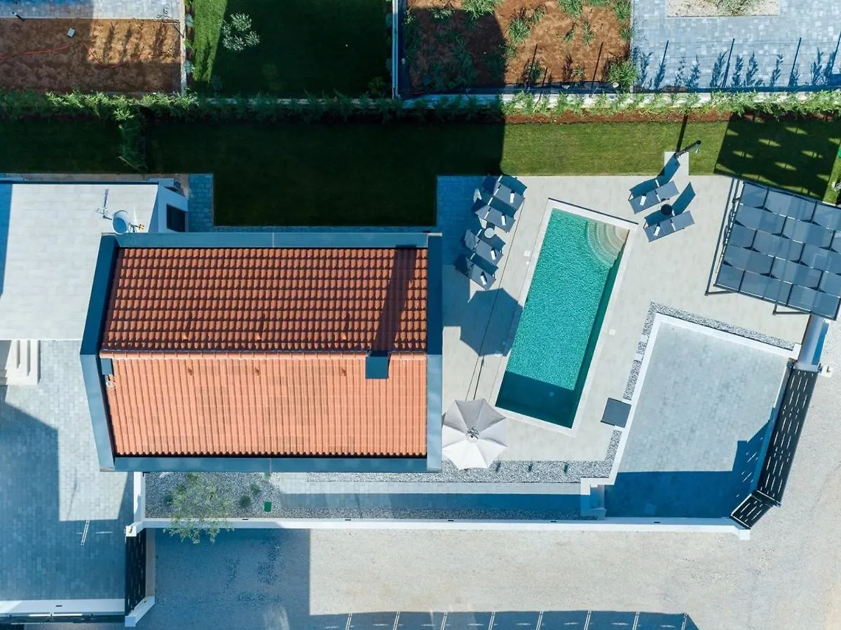 Villa Ivana With Private Pool Nova Vas