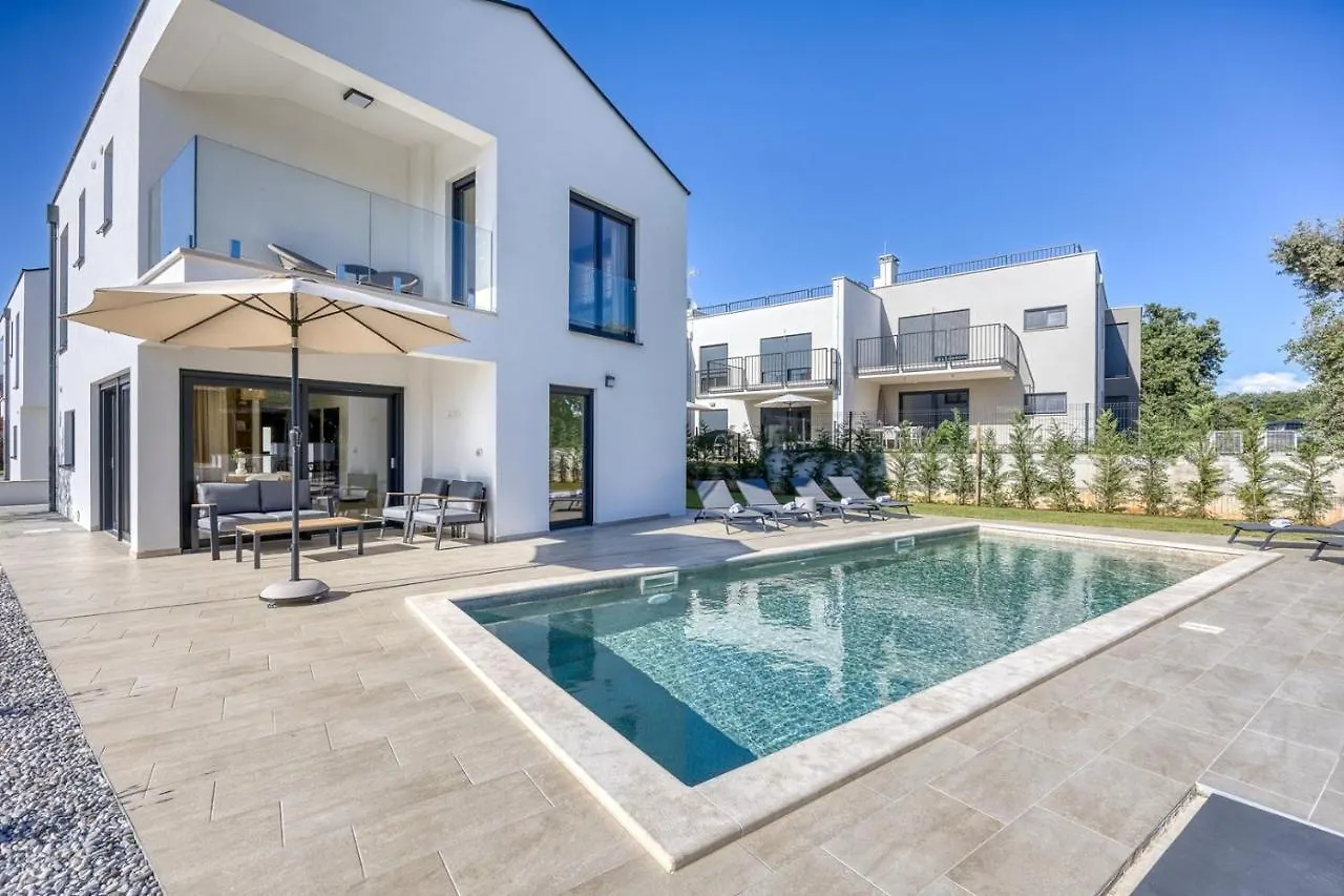 Villa Ivana With Private Pool Nova Vas
